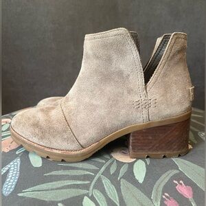 Sorel Tan Heeled Chelsea Boot